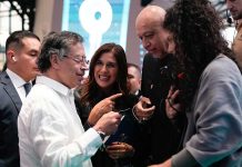 ‘Es absolutamente ineficaz tirar misiles’: presidente Petro en Arabia Saudita