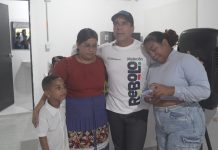 Alcalde Char cumple nueva entrega de mejoramientos de vivienda en el barrio Santo Domingo