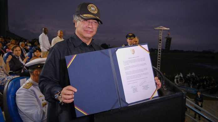 251114-04-Conmemoracion-de-los-106-anos-de-la-Fuerza-Aeroespacial-Colombiana-1280