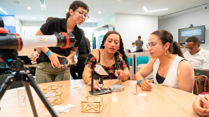 260319-Gobierno-ha-invertido-mas-de-700000-millones-en-41-proyectos-de-infraestructura-1280