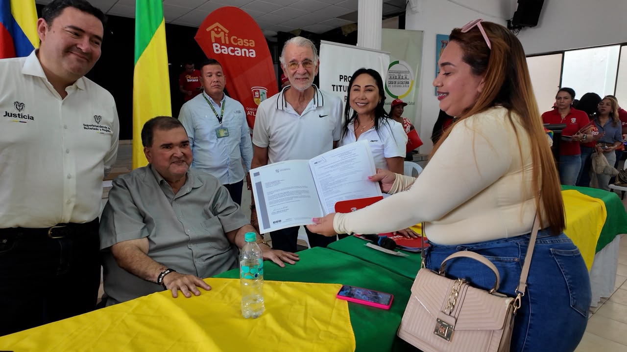 Atlántico alcanza 17.400 títulos de vivienda entregados y protege el futuro de las familias