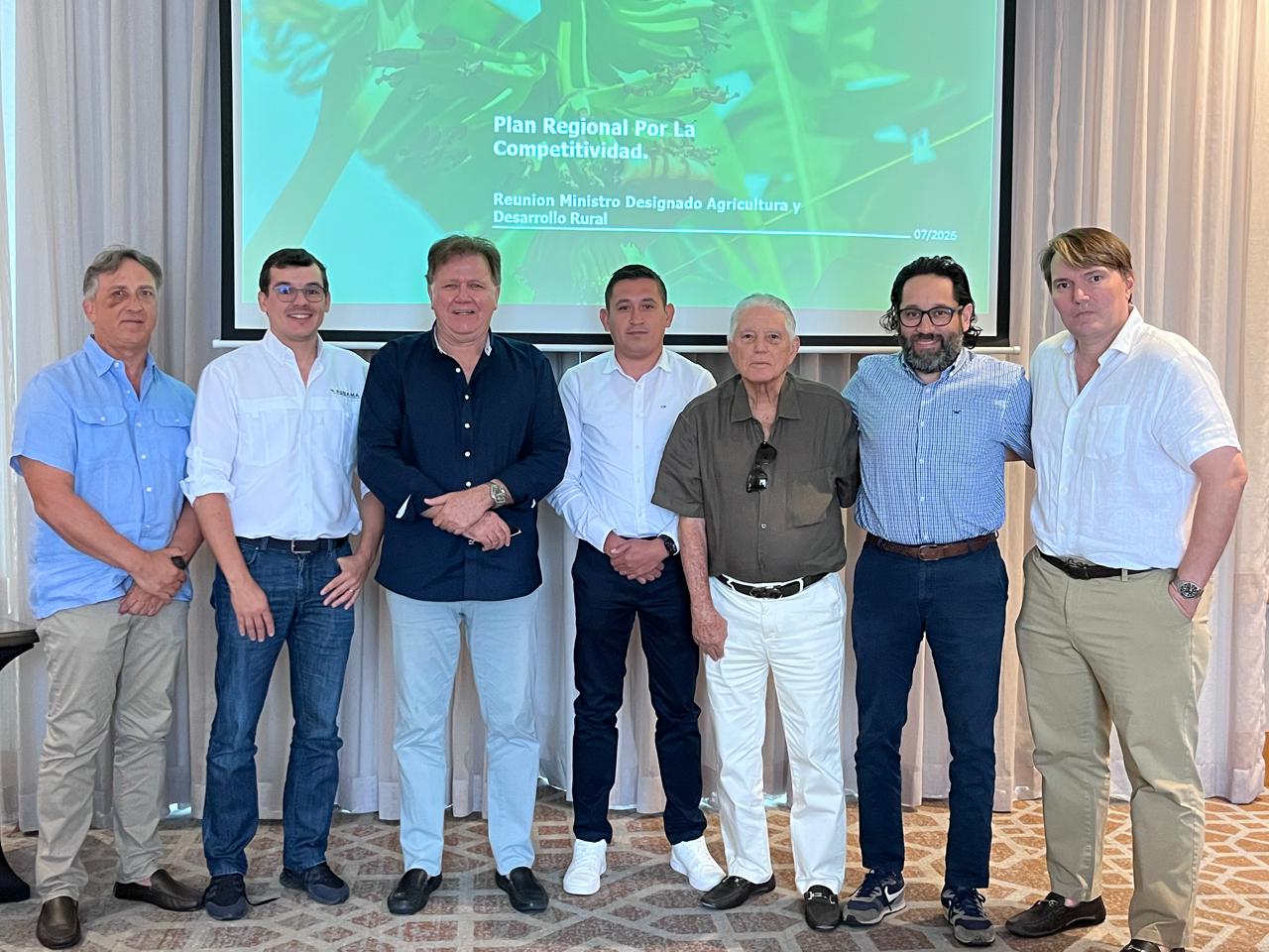 Indalecio Dangond y sector bananero acuerdan agenda por productividad, rentabilidad y competitividad