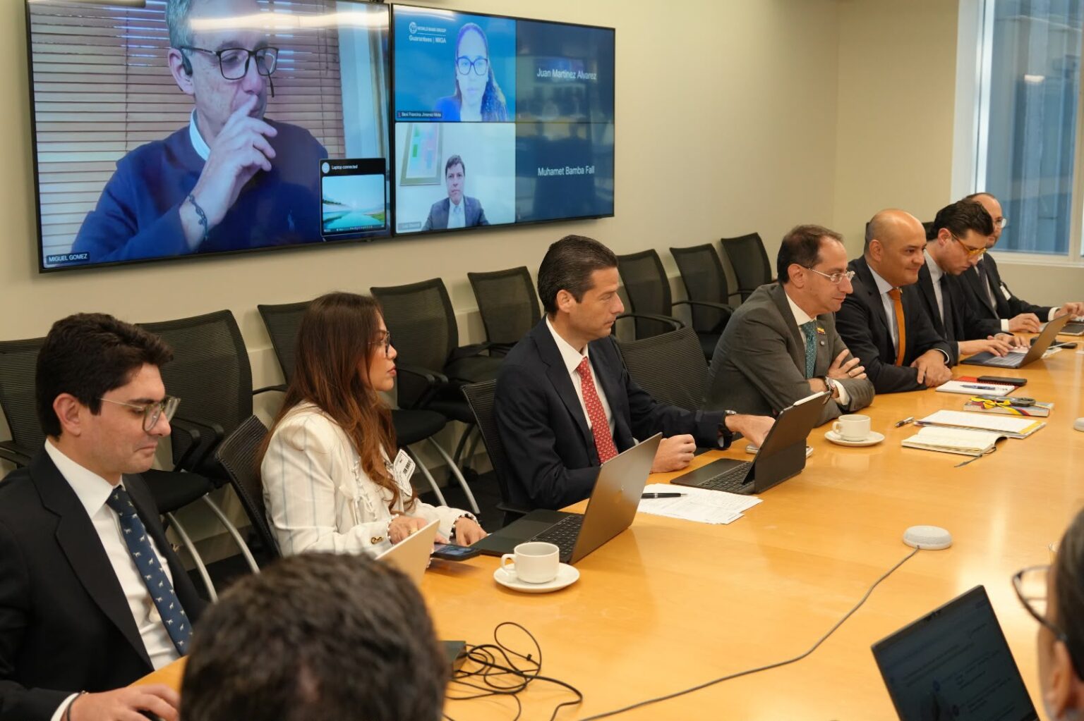 José Manuel Restrepo y Banco Mundial revisan opciones de financiamiento y agenda económica para el país